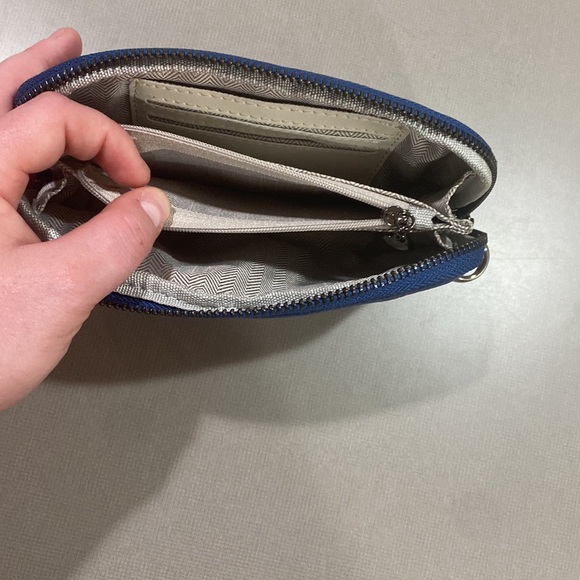 Genuine Leather wallet/wristlet - Picture 9 of 10